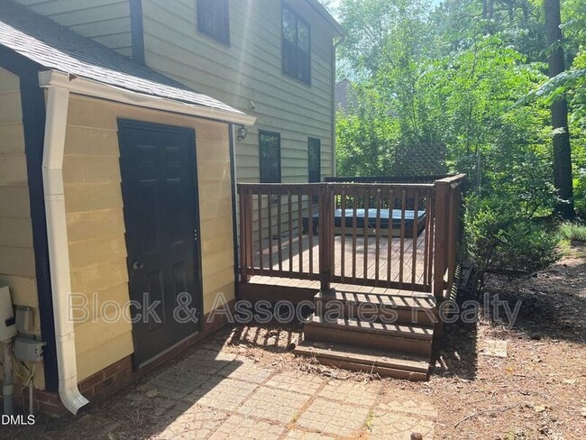 Building Photo - 310 Trappers Run Dr