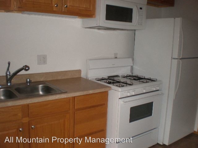 Building Photo - 42705 Moonridge Rd
