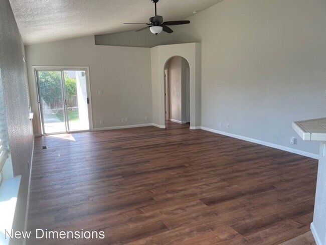Building Photo - 3 br, 2 bath House - 4915 Escalon