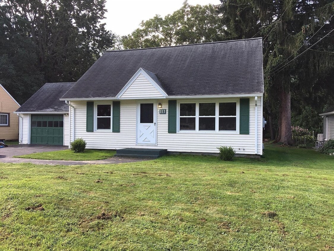 117 Green Acres Dr, Liverpool, NY 13090 House Rental in Liverpool, NY