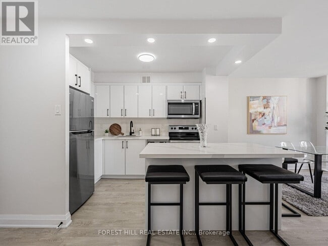 Building Photo - 377 Ridelle Ave