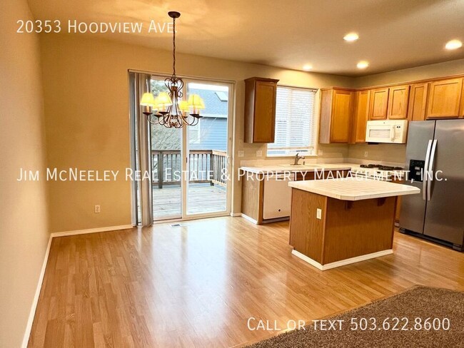 Foto del edificio - Spacious 3 Bedroom Townhome In West Linn