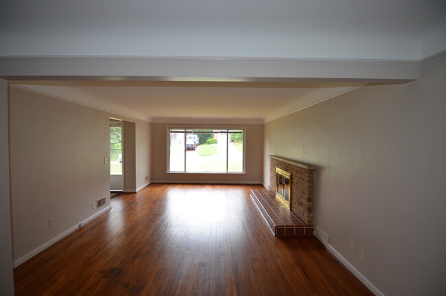 Building Photo - 4384 Yakima Ct