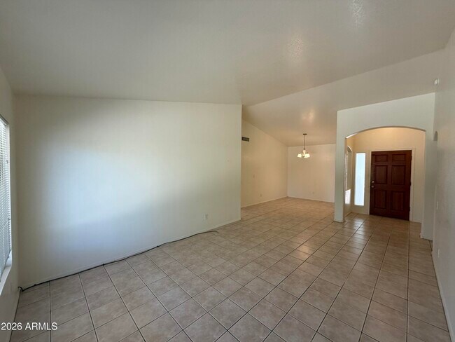 Foto del edificio - 505 W Sereno Dr