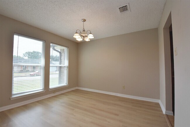 Building Photo - 17906 Glenpatti Dr