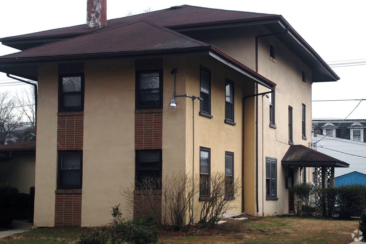Foto principal - 420 S Walnut St