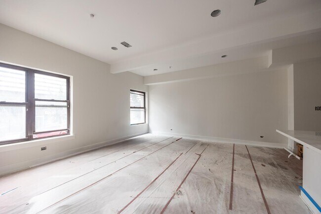 Foto del edificio - 823 W Montrose Ave