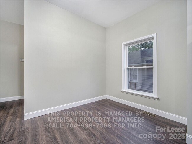 Foto del edificio - 262 Buffalo Ave NW