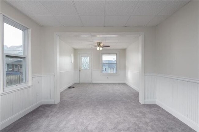 Building Photo - 2414 Birch St