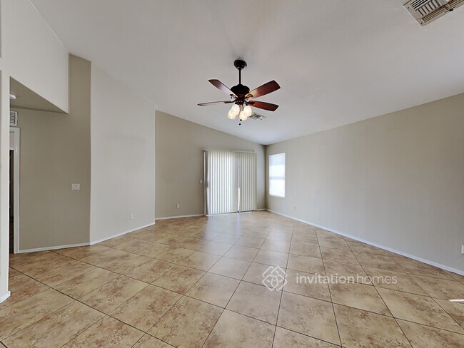 Foto del edificio - 8104 W Watkins St