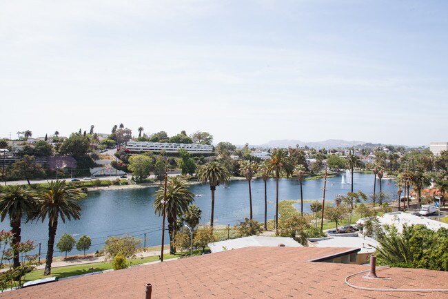 Building Photo - 725 Echo Park Terrace