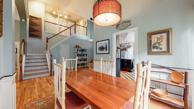 Foto del edificio - 348 Red Feather Ln