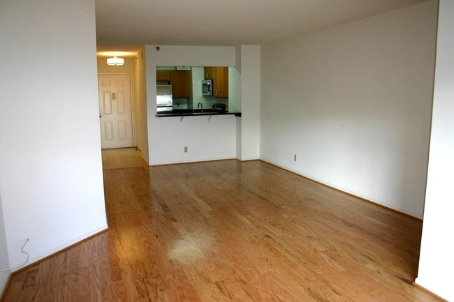 Photo - 900 N Stafford St Townhome