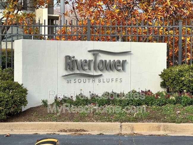 Building Photo - 655 Riverside Dr