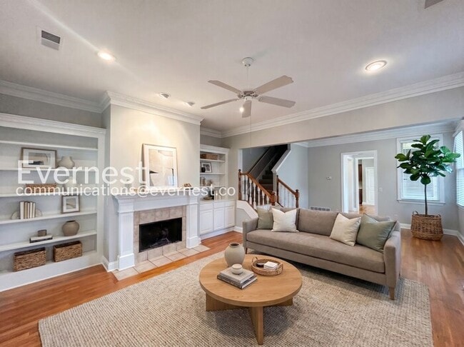 Photo - 3 Bed/2.5 Bath Home with Fenced Yard & Garage / Pet-Friendly / Available Now!