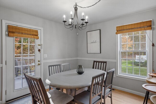 Foto del edificio - 131 Forest Hill Way