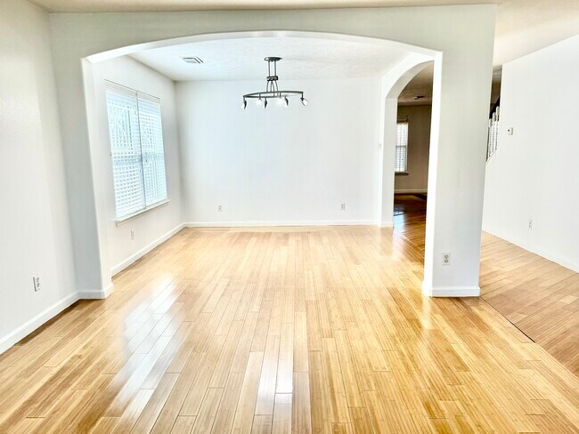 Foto del edificio - 7110 Favian Ct