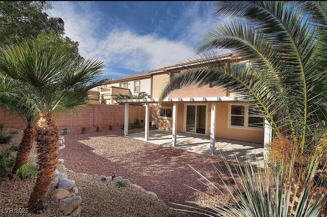 Building Photo - 581 Caribbean Palm Dr