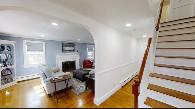 Building Photo - 470 Elmgrove Ave