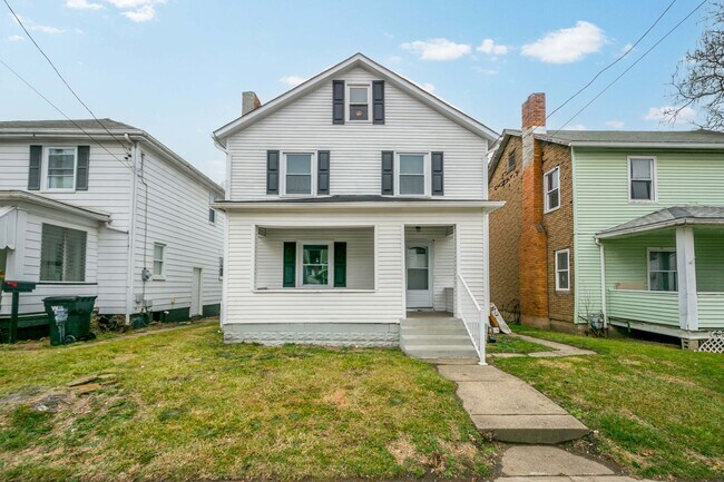 Building Photo - Spacious 3 bedroom in Aliquippa available ...
