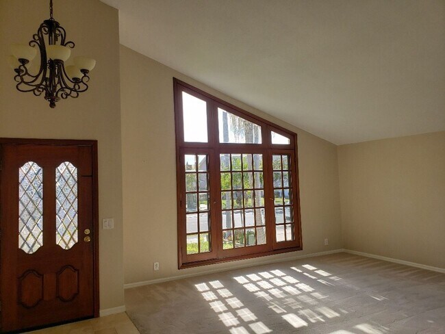 Building Photo - Westminster - Lovely 4 Bedroom 2.5 Bath House for Lease