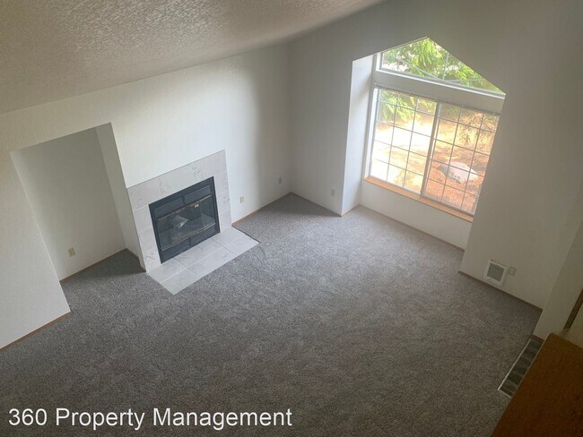 Building Photo - 3 br, 2 bath House - 1195 Southwest Kaleet...