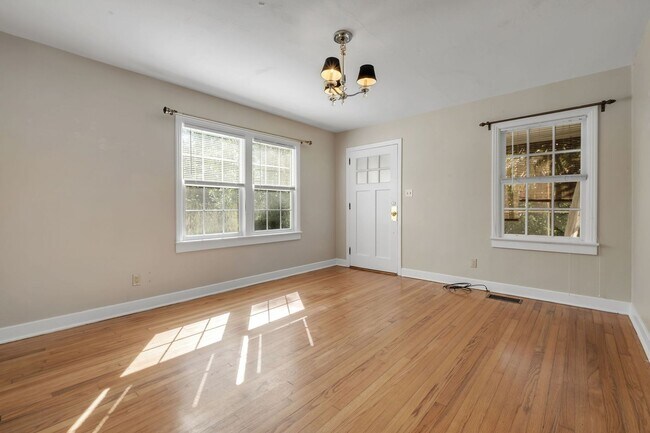 Foto del edificio - Charming Midtown Apartment