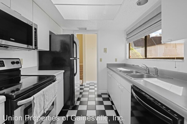 Foto del edificio - 3 br, 2.5 bath House - 4107 NW 43rd Terrace