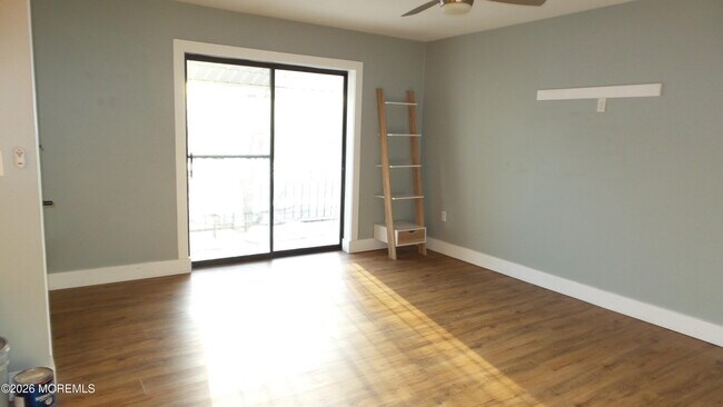 Foto del edificio - 3403 Bridge Ave