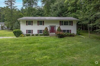 Building Photo - 501 Burlingham Rd