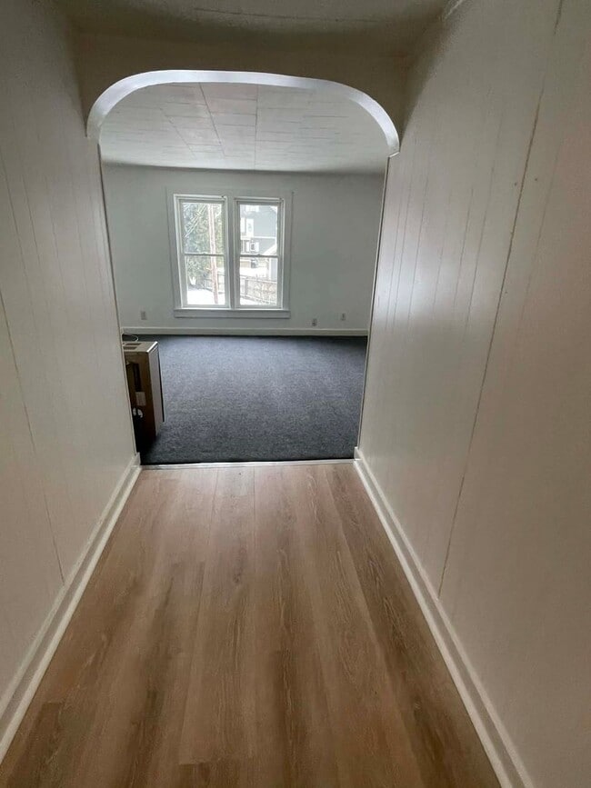 Building Photo - 1104 Anderson Ave