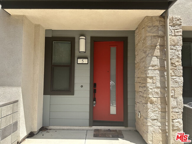 Foto del edificio - 2957 W Lincoln Ave