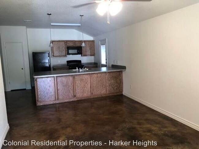 Building Photo - 924 Maplewood Dr