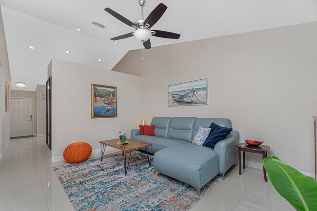 Foto del edificio - 10523 Pendleton Ave
