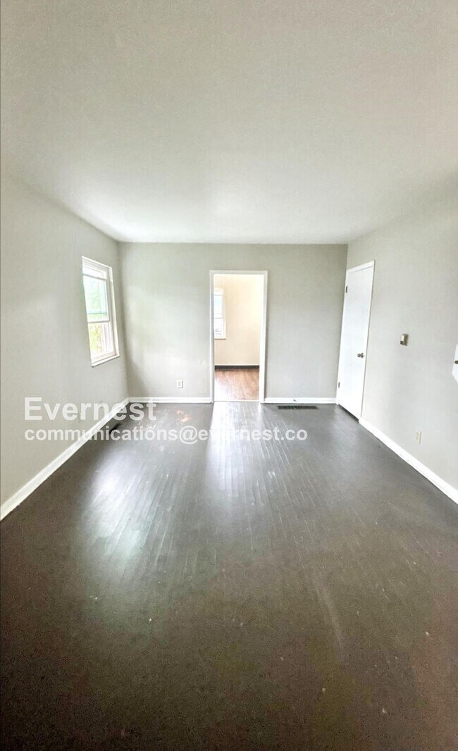 Foto del edificio - 992 Racine Ave