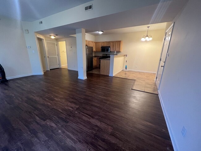 Building Photo - Lindbergh Apartment!
