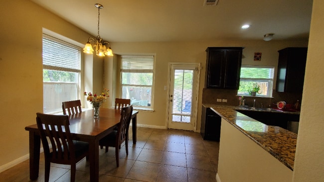 Building Photo - 8812 White Ibis Dr