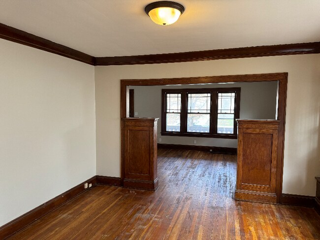 Building Photo - 5513 Vandalia Ave