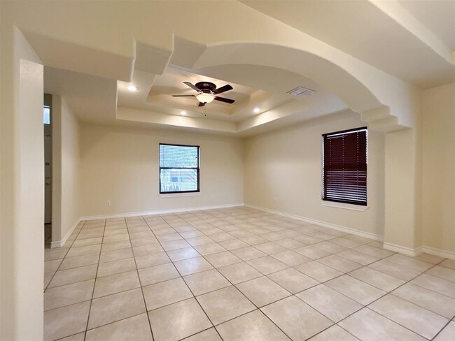 Building Photo - 2214 Old Spanish Trail