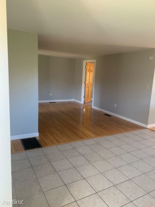 Building Photo - 1 br, 1 bath Apartment - 9 W Fountain Hill Rd