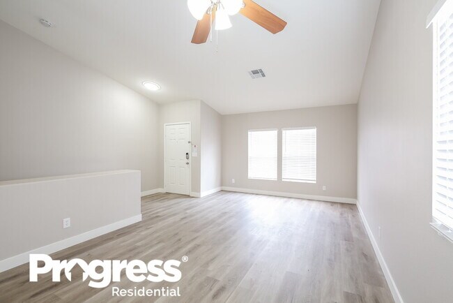 Building Photo - 2643 Napa Dr