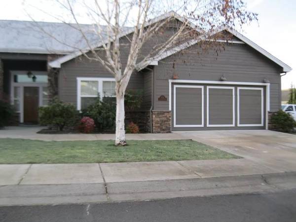 Primary Photo - 102 Sandridge Way