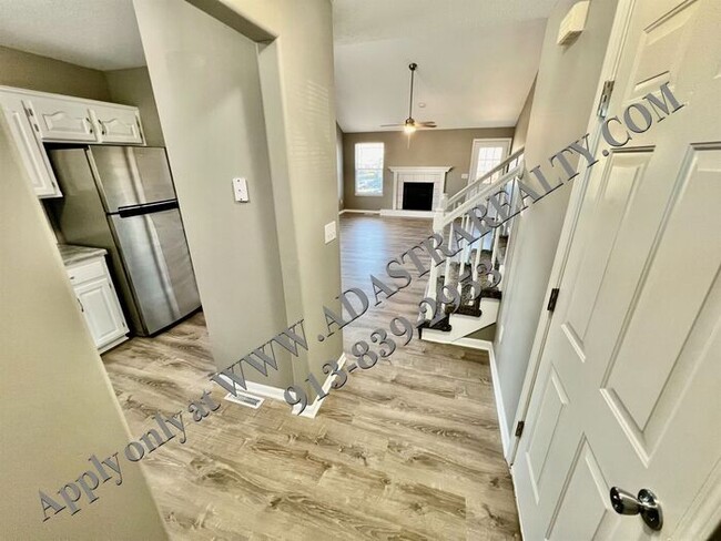 Building Photo - Beautiful 3 Bed 2 Bath Story and a Half Du...