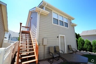 Building Photo - 2404 St Paul Dr