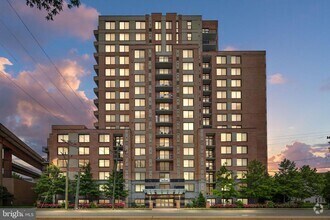 Building Photo - 2451 Midtown Ave
