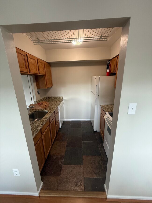 Foto del edificio - 2308 Gladstone Ave