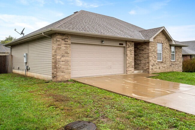 Foto del edificio - 4011 N Thistle Dr