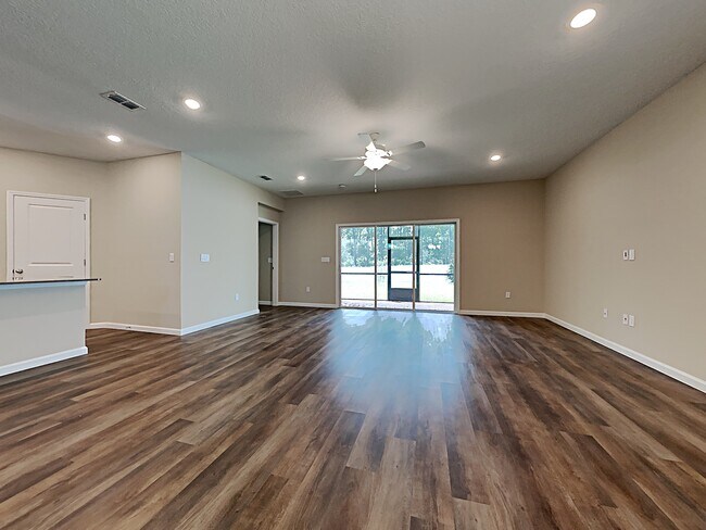 Building Photo - 164 Spruce Point