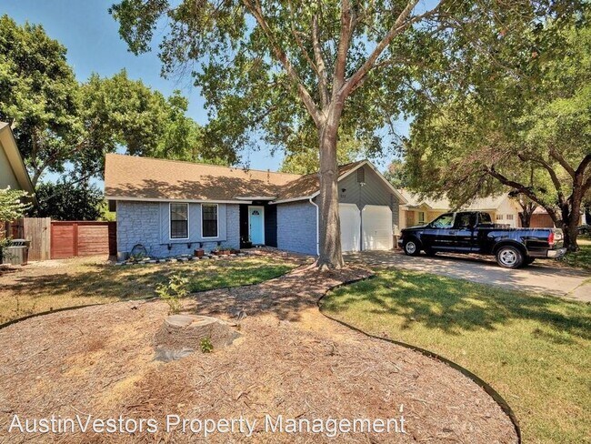 Building Photo - 3 br, 2 bath House - 412 Yucca Dr