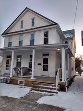 Building Photo - 578 Nelson St